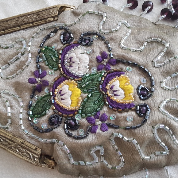 Beaded Evening Bag Purse w Embroidered Pansies New - Picture 2 of 7